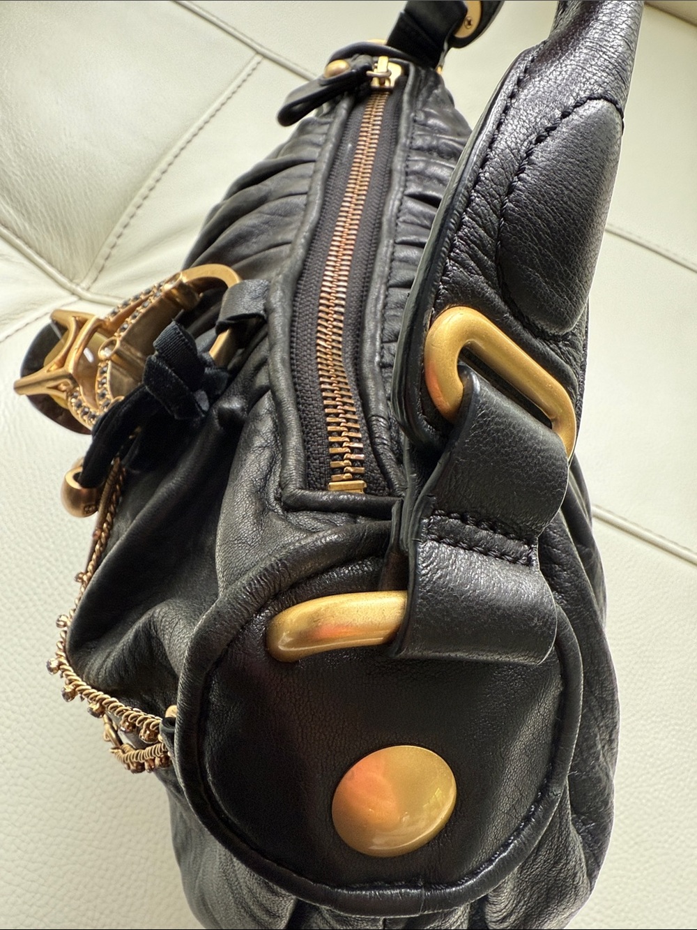 Juicy Couture Black Leather Hobo Bag With A Large Ring Charm And Chain - Picture 6 of 17